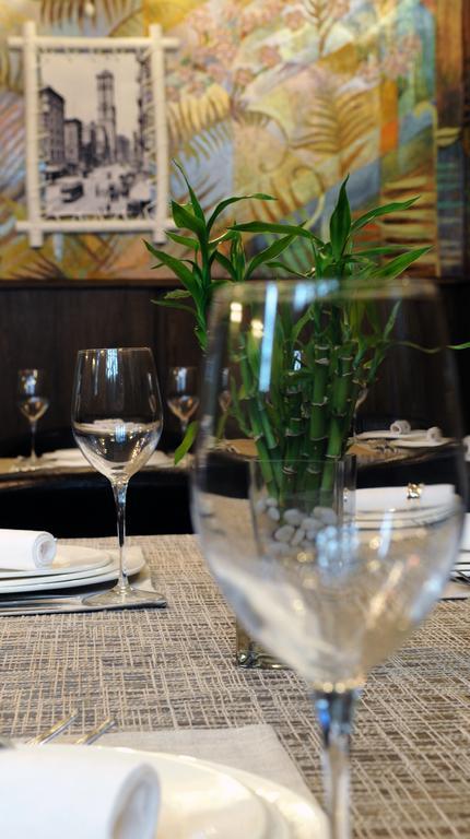Melrose Hotel Rivne Kültér fotó